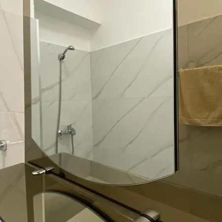 Appartement Tani 2 In The Of Is Located On Panorama Street Below The Lekursi Castle Sarandë