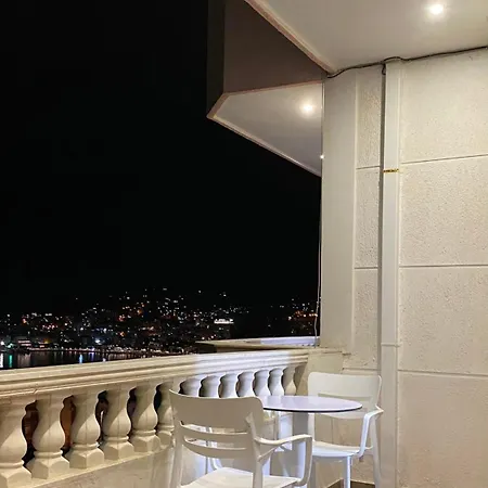 Tani 2 In The Of Is Located On Panorama Street Below The Lekursi Castle Daire Saranda