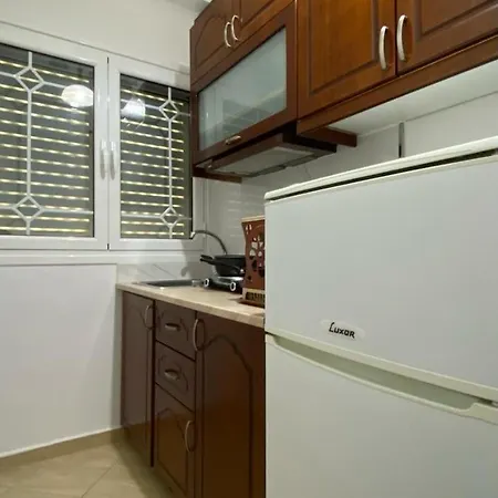 Tani 2 In The Of Is Located On Panorama Street Below The Lekursi Castle Apartman