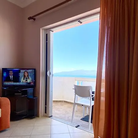Tani 2 In The Of Is Located On Panorama Street Below The Lekursi Castle Apartman Saranda