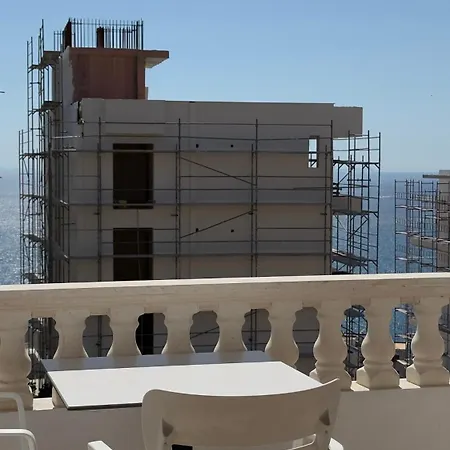 Tani 2 In The Of Is Located On Panorama Street Below The Lekursi Castle Daire *