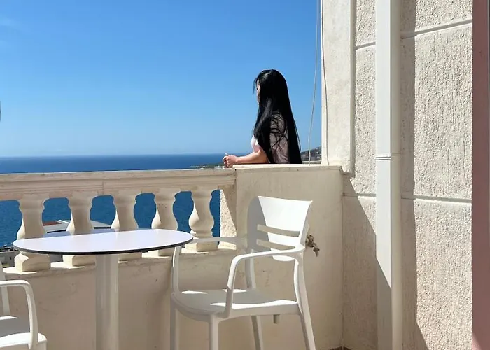 Tani 2 In The Of Is Located On Panorama Street Below The Lekursi Castle Apartamento *
