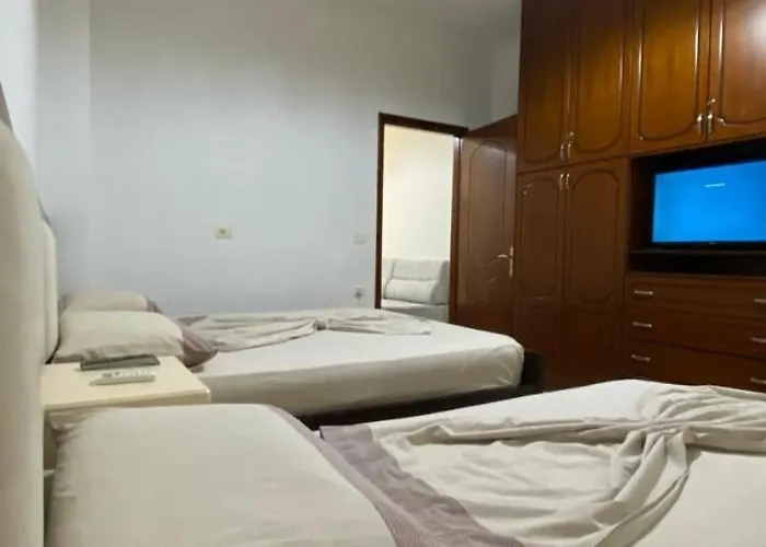 Tani 2 In The Of Is Located On Panorama Street Below The Lekursi Castle Apartamento Sarandë