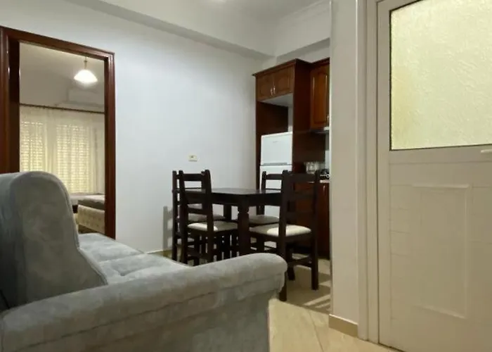 Tani 2 In The Of Is Located On Panorama Street Below The Lekursi Castle Apartamento