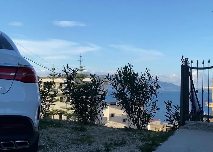 Tani 2 In The Of Is Located On Panorama Street Below The Lekursi Castle Apartamento