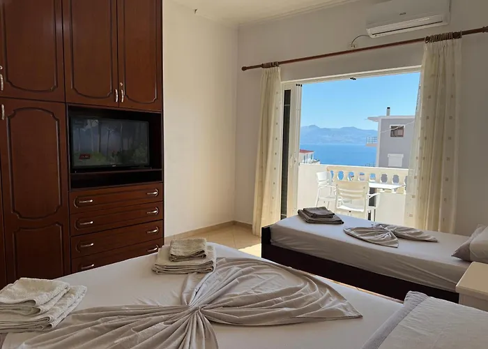 Apartamento Tani 2 In The Of Is Located On Panorama Street Below The Lekursi Castle *
